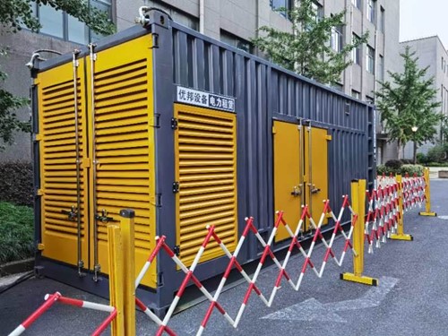 平川如何使用转速表检查发动机的转速？