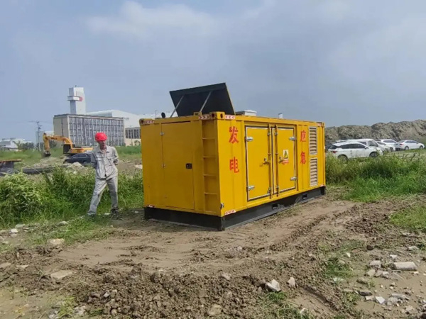 平川200KW柴油发电机机组每小时的油耗量受哪些因素影响？